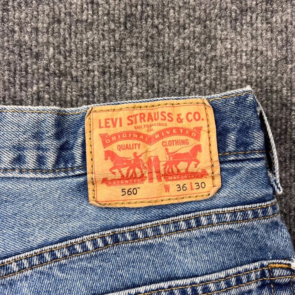 Levi Strauss 560‎ Jeans Men's 36x30 Light Wash Relaxed Fit Denim Pants